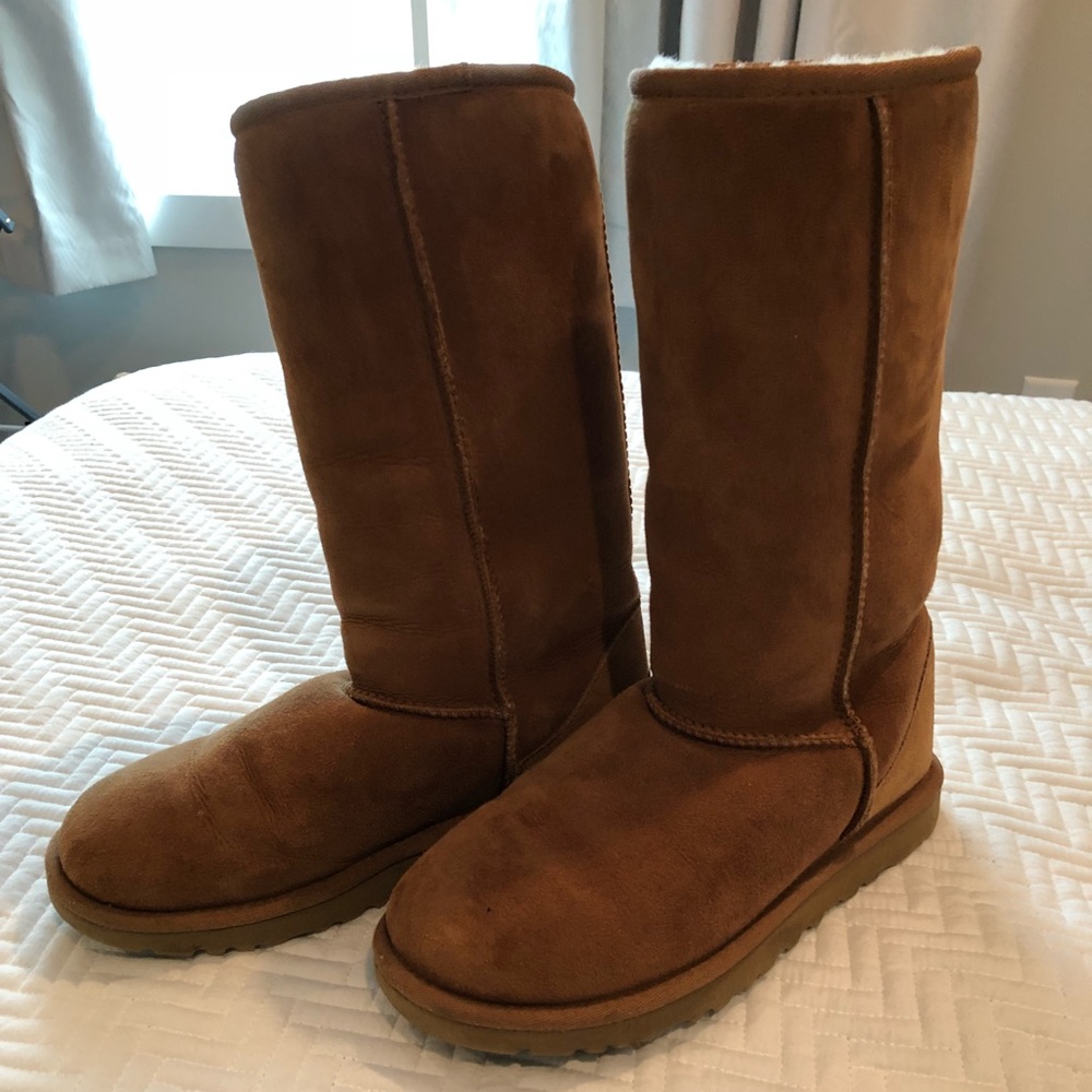 UGG classic Tall II Boots. Size 6.